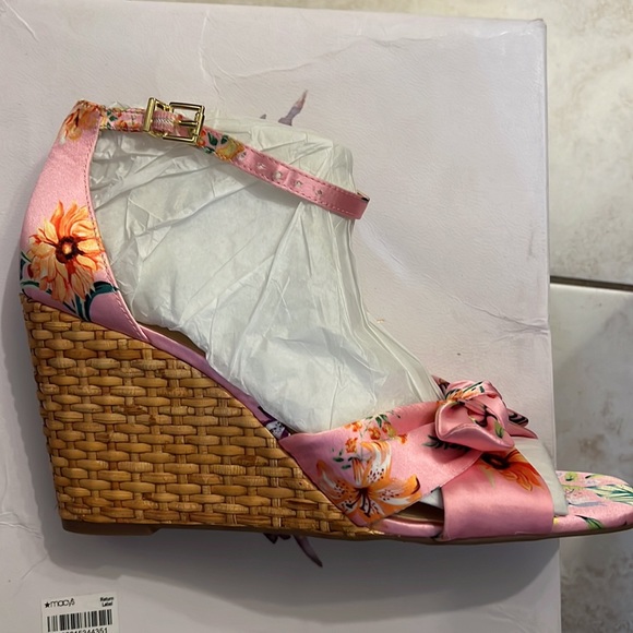 Jessica Simpson Delirah Wedges Sandal - multi color - styled with bow detail - Picture 4 of 10